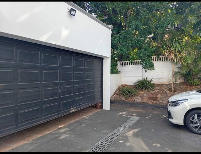 6 BEDROOM HOUSE TO LET IN LA LUCIA